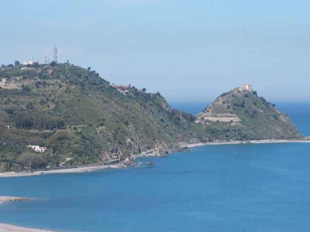 Un fantastico colpo d'occhio sulla baia di San Gregorio, localit� straordinaria della localit� turistica di Capo d'Orlando (Messina)
