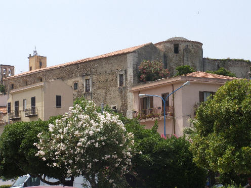 S. Agata Militello - L'antico Castello visto dal Lungomare Cosenz