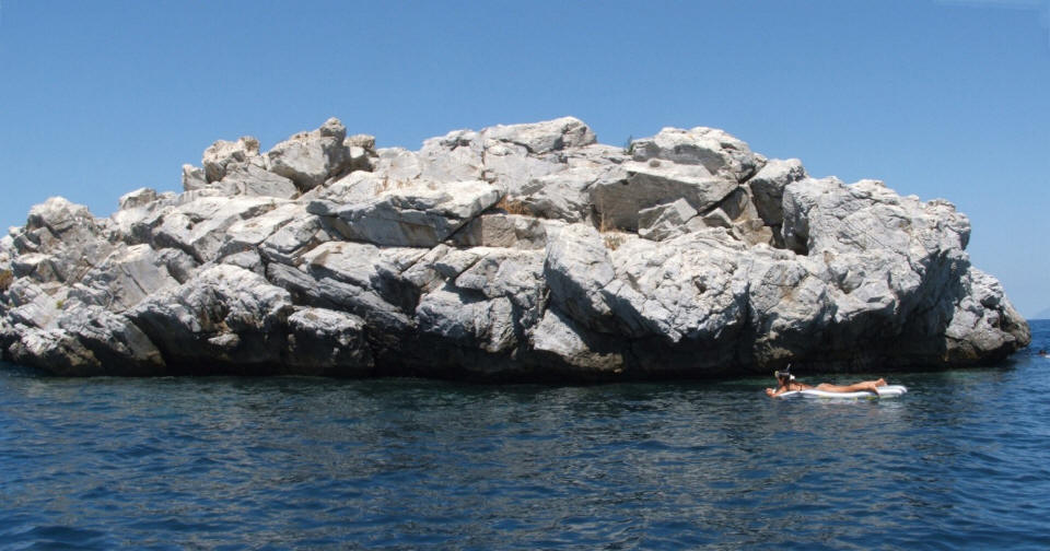 Caratteristico scoglio di Brolo - Sicilia