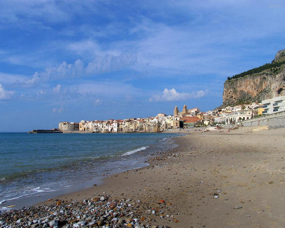 Spiaggia della citt� di Cefal� - Sicilia (Palermo)
