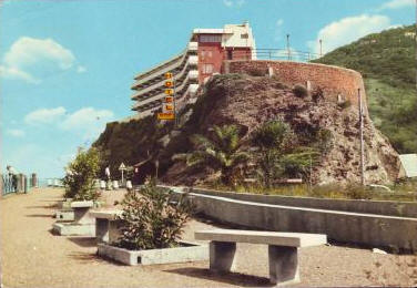 Un'immagine d'epoca anno 1974 dell'hotel capo skino, uno dei principali riferimenti della citt� di gioiosa marea
