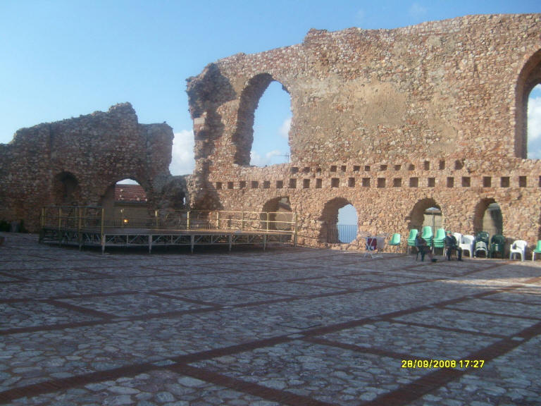 Castello storico di San Marco d'Alunzio uno dei pi� antichi in Sicilia