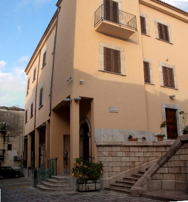 Il comune di S. Marco d'Alunzio - Storica sede municipale dell'antica citt� siciliana