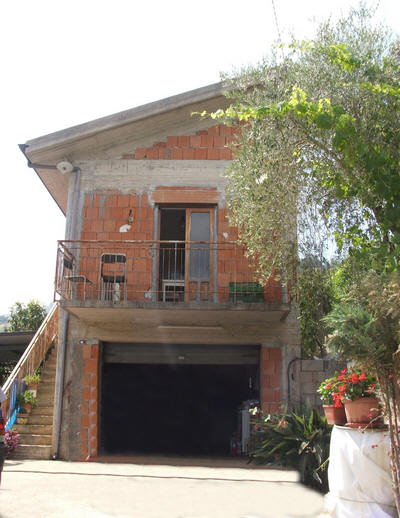Casa con terreno a Mirto a confine con Rocca di Capri Leone Cod. MR03VT